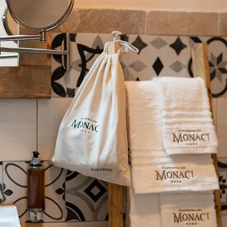 Hotel Masseria Dei Monaci